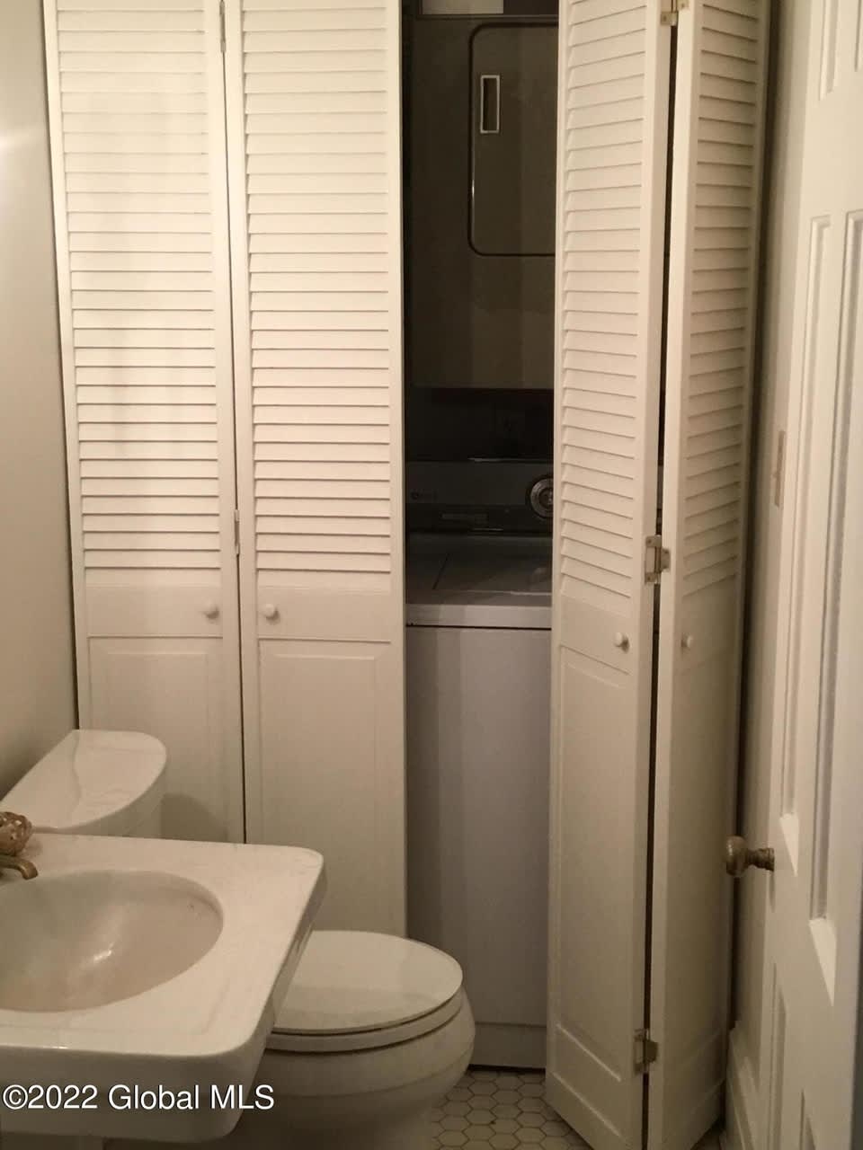 375 Hudson Ave – photo 5