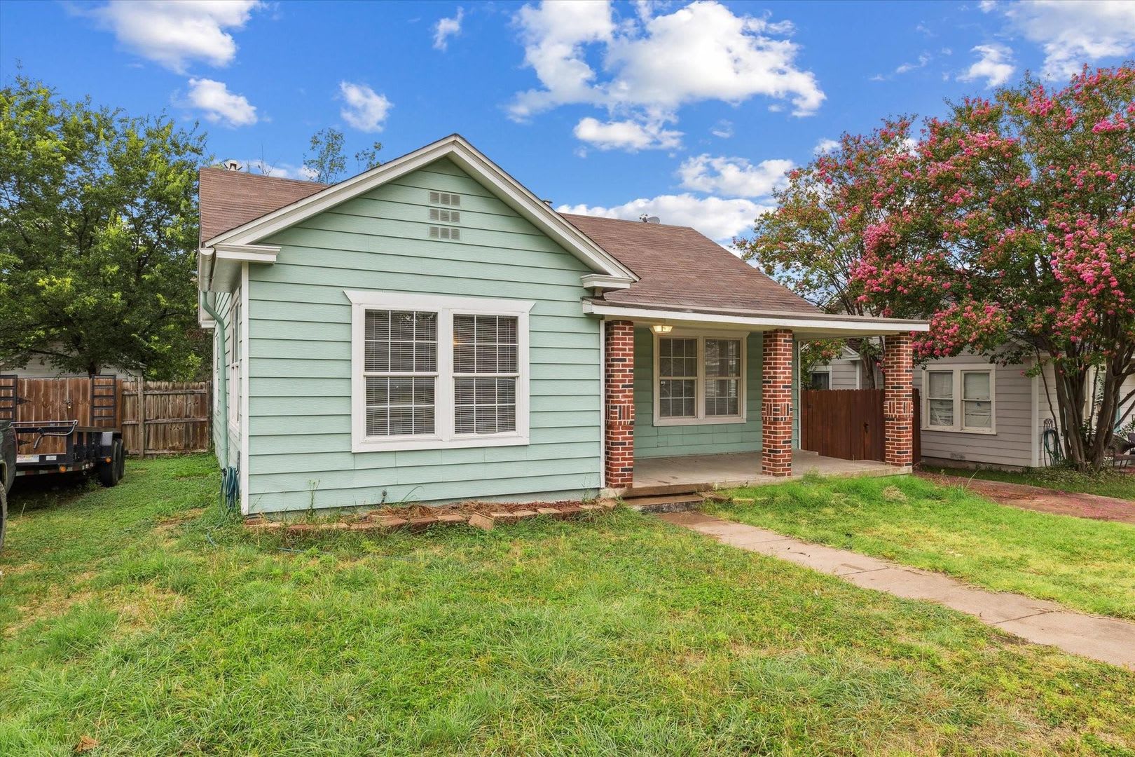 2BR/1BA Home for Lease – Great Neighborhood – photo 2