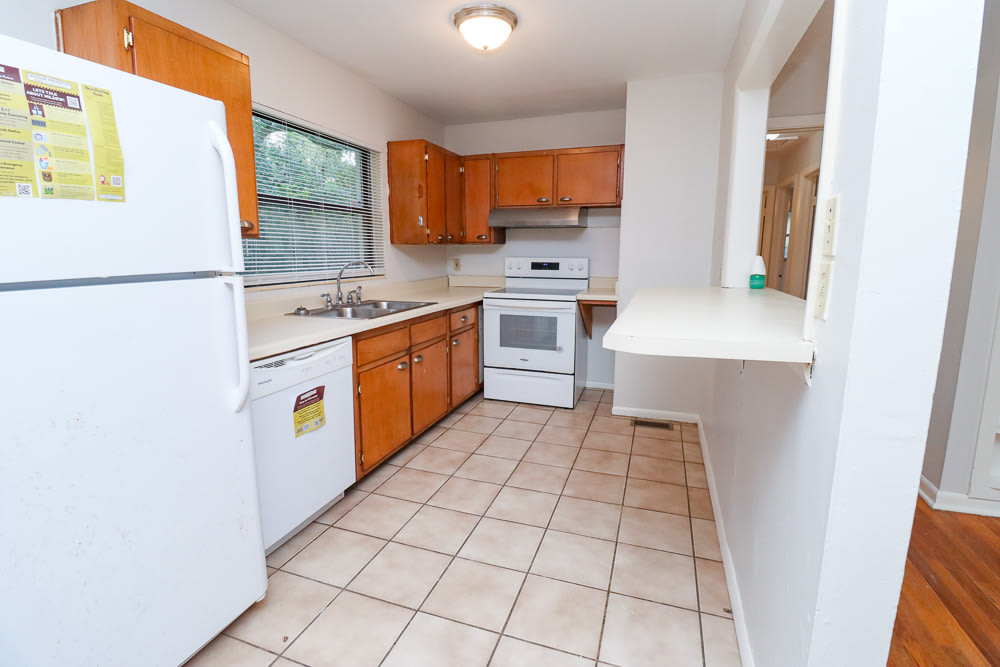 811 South Lipona Road – photo 5