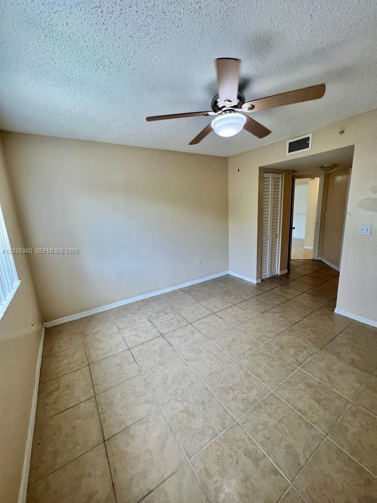 400 Crestwood Ct N – photo 3