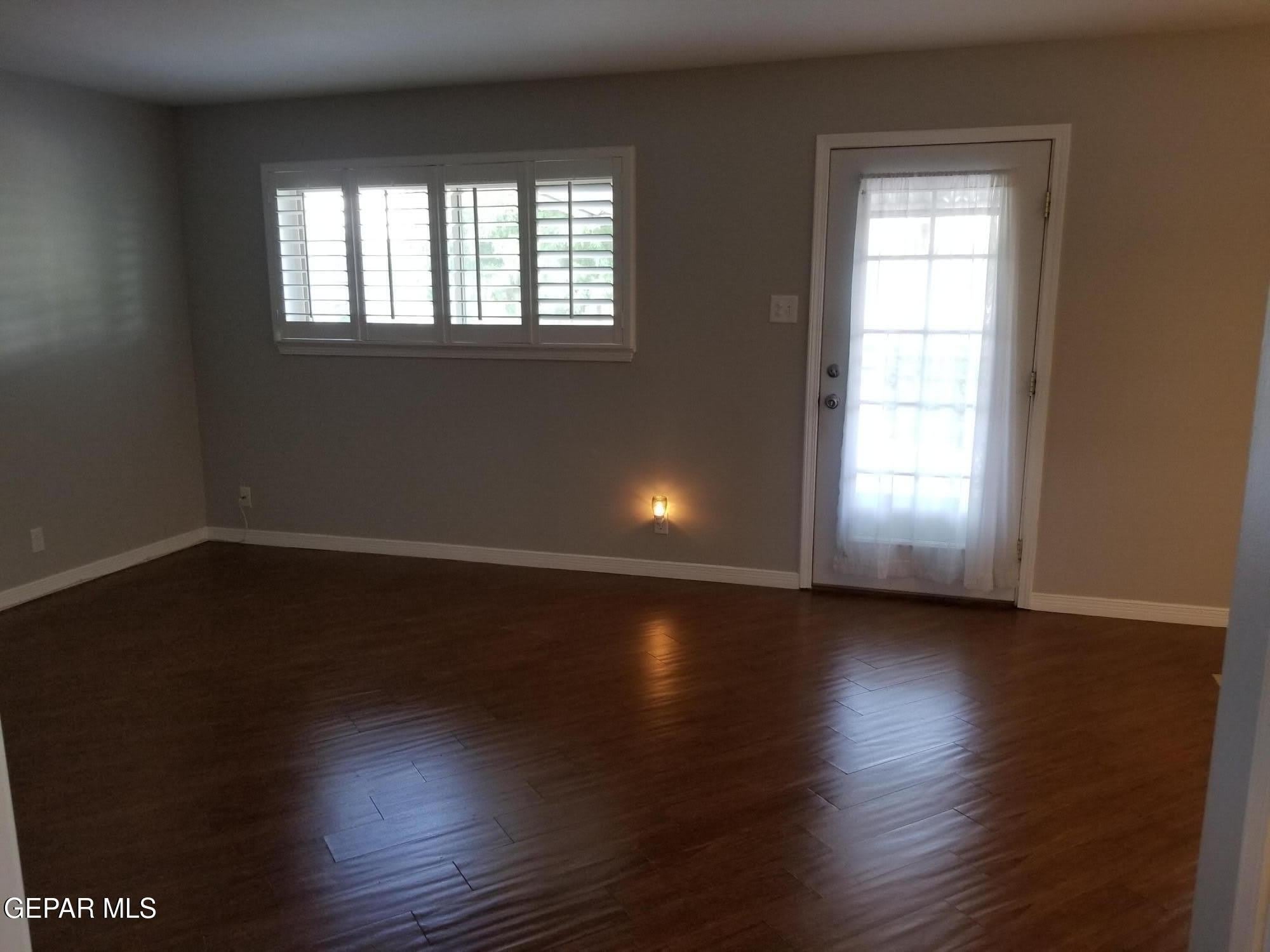 3301 GREENOCK Street – photo 2