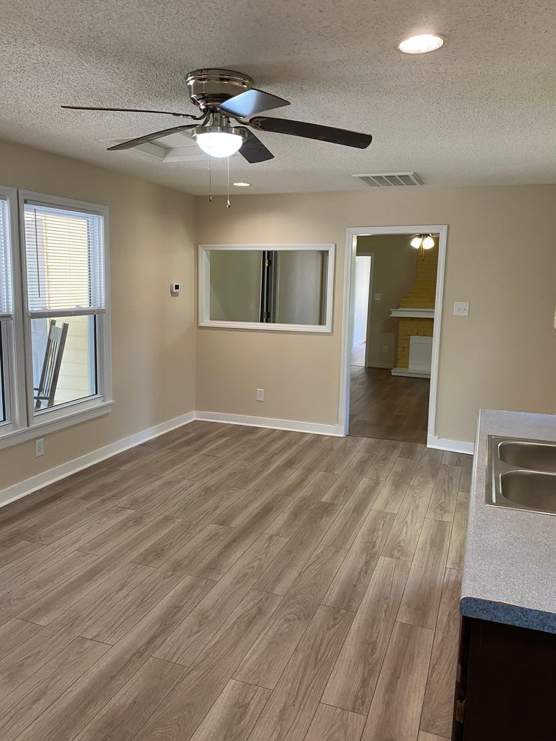 1X1 Extra Large Unfurnished Unit in Historic Bridgeton NC – photo 5