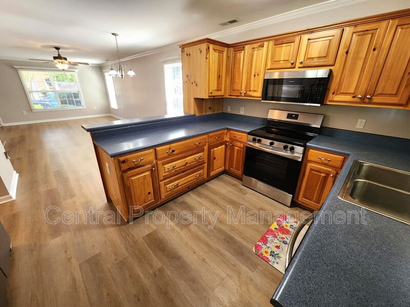 303 Rexford Drive – photo 3
