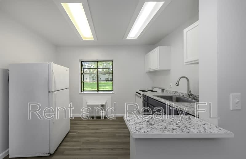 2122 Bradford Street – photo 3