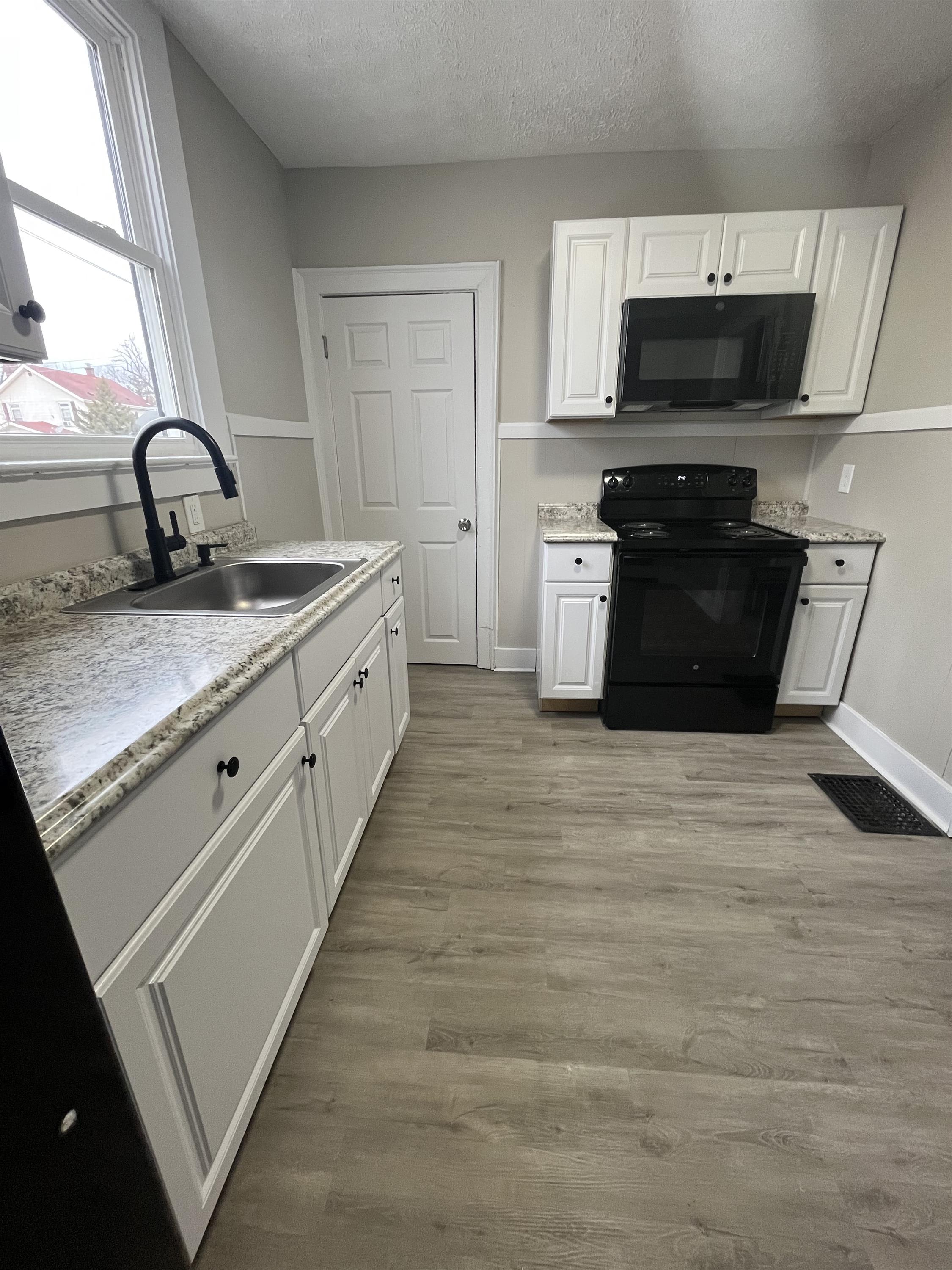 961 East 15th Avenue – photo 5