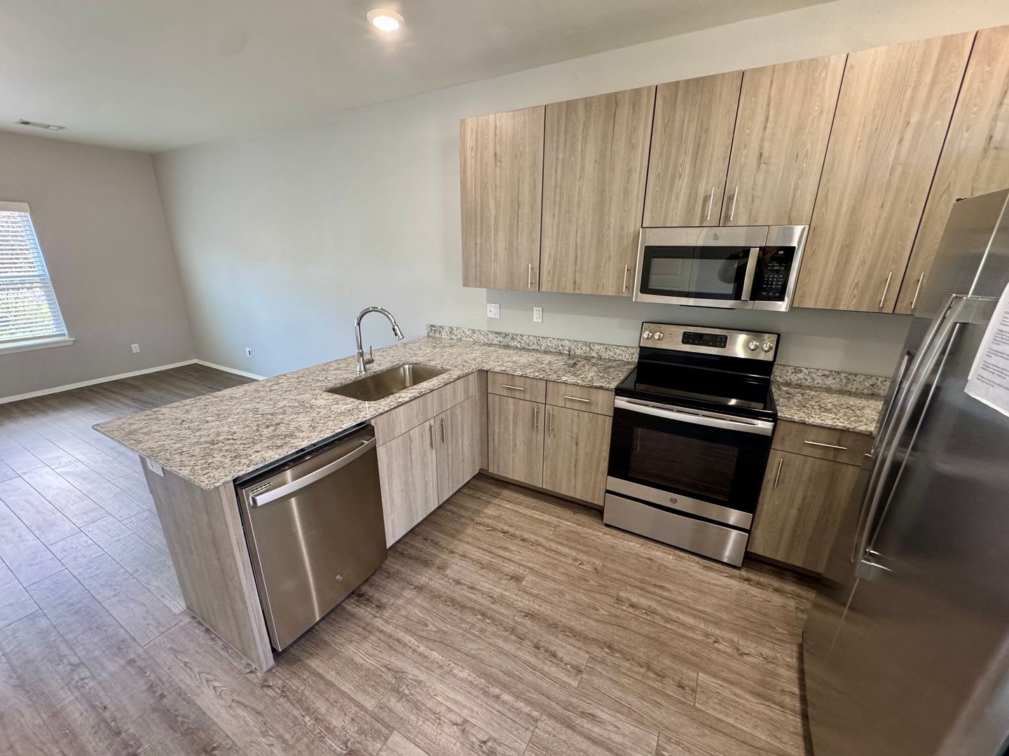 1636 Razorback Rd – photo 3