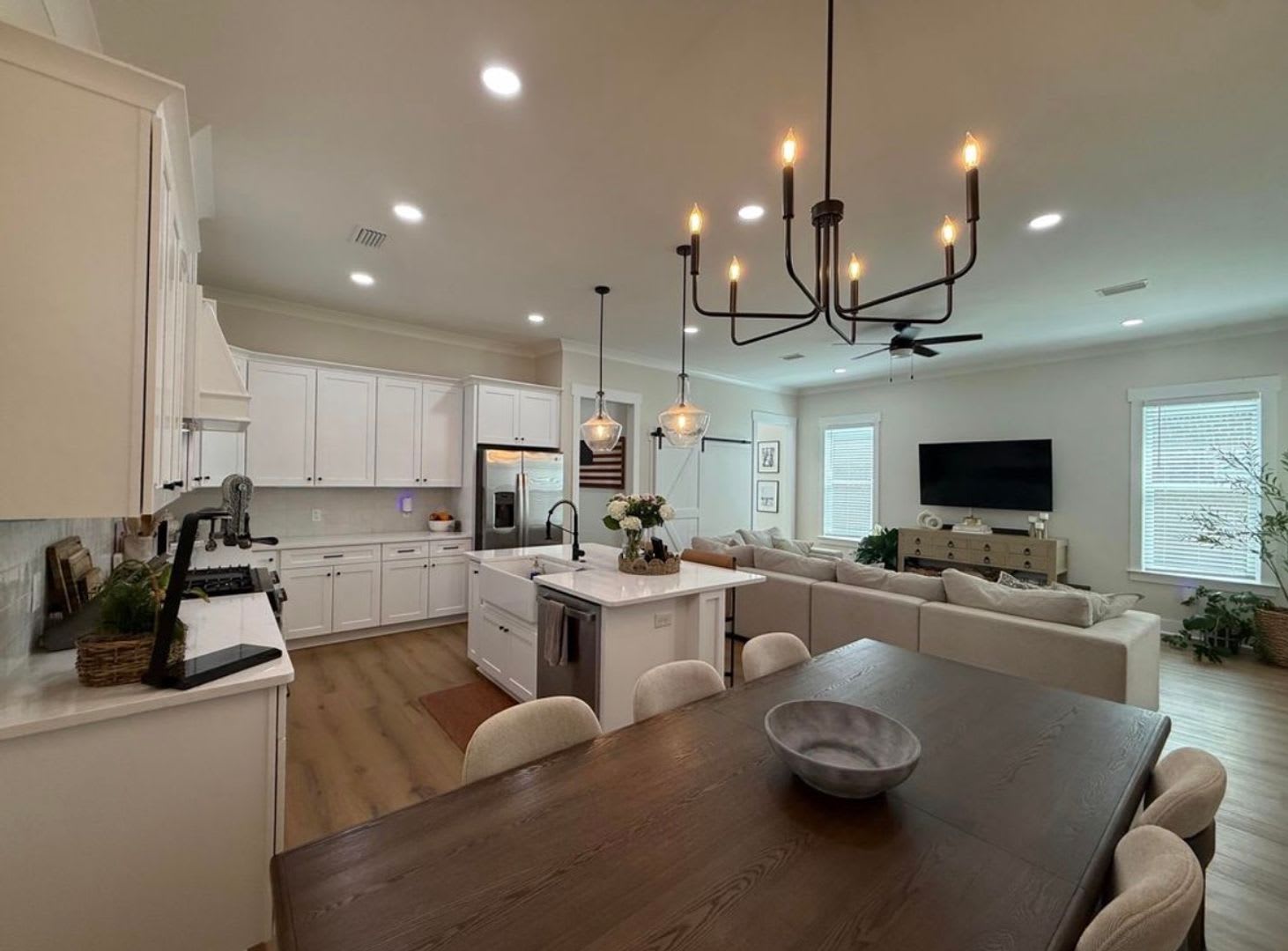 Beautiful 5-Bedroom Home in Deer Moss Creek – Niceville with lawn care included – photo 4