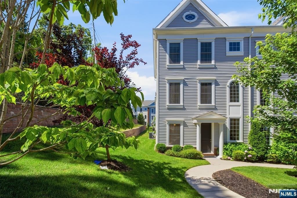 60 Roosevelt Drive – photo 3