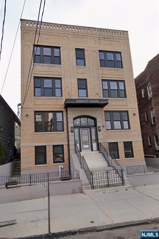 84 Van Wagenen Avenue – photo 2