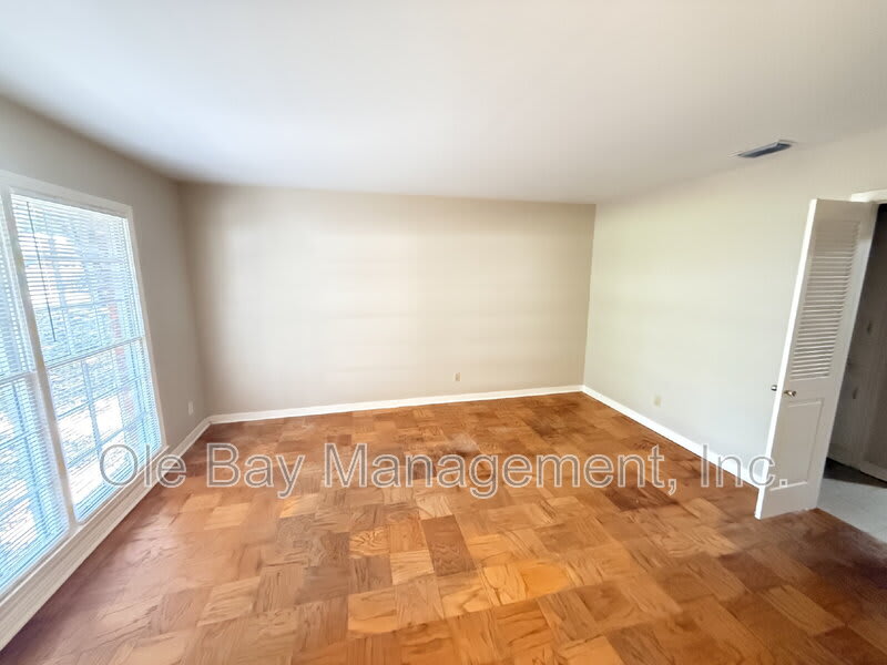 320 Syracuse Street – photo 4