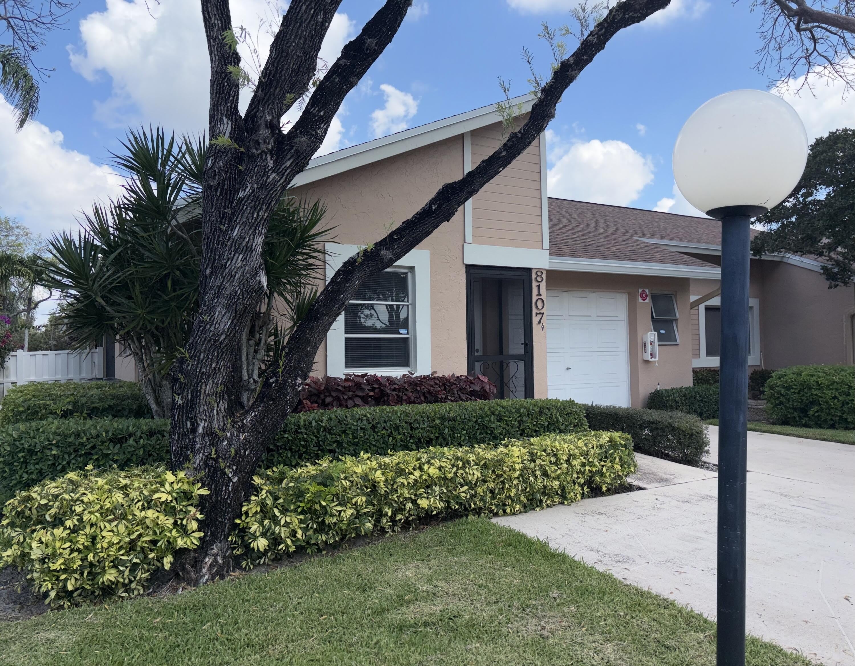 8107 Summerbreeze Lane – photo 2