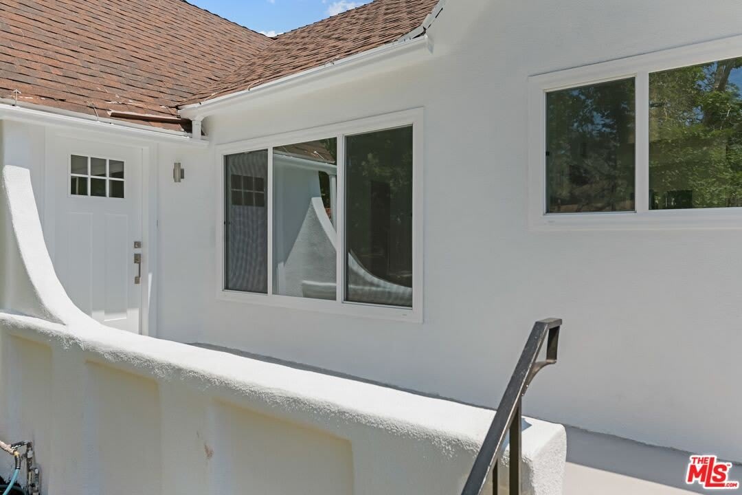 2316 Selby Ave – photo 4