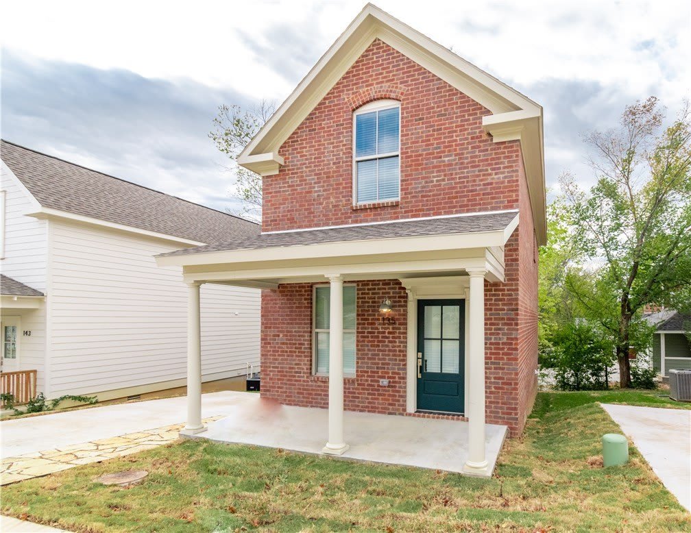 127 E South Street – photo 1