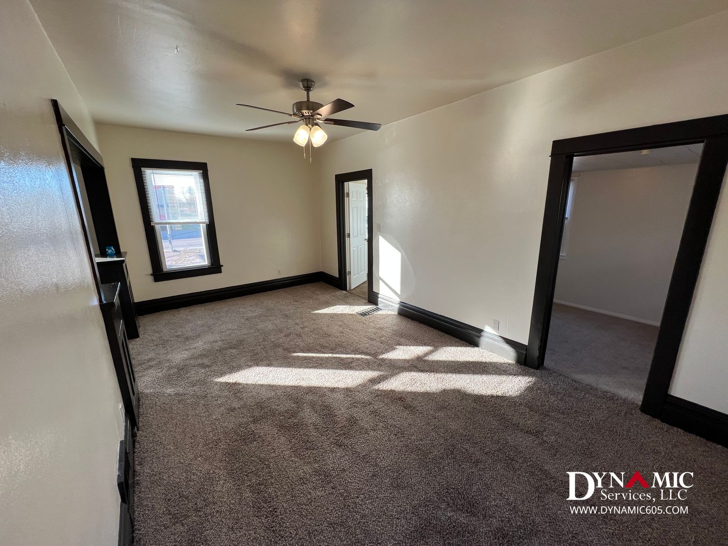 3 Bedroom, 1 Bathroom Single Family House Downtown – photo 5