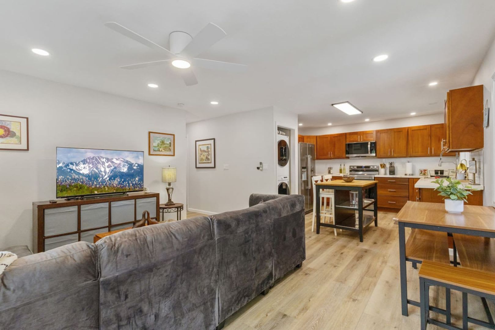Secluded Forest Retreat Full Kitchen Ac W D – photo 2