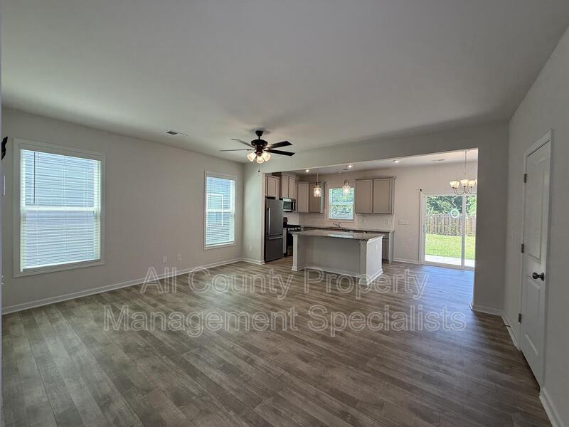 1049 Crescent Moon Loop – photo 3