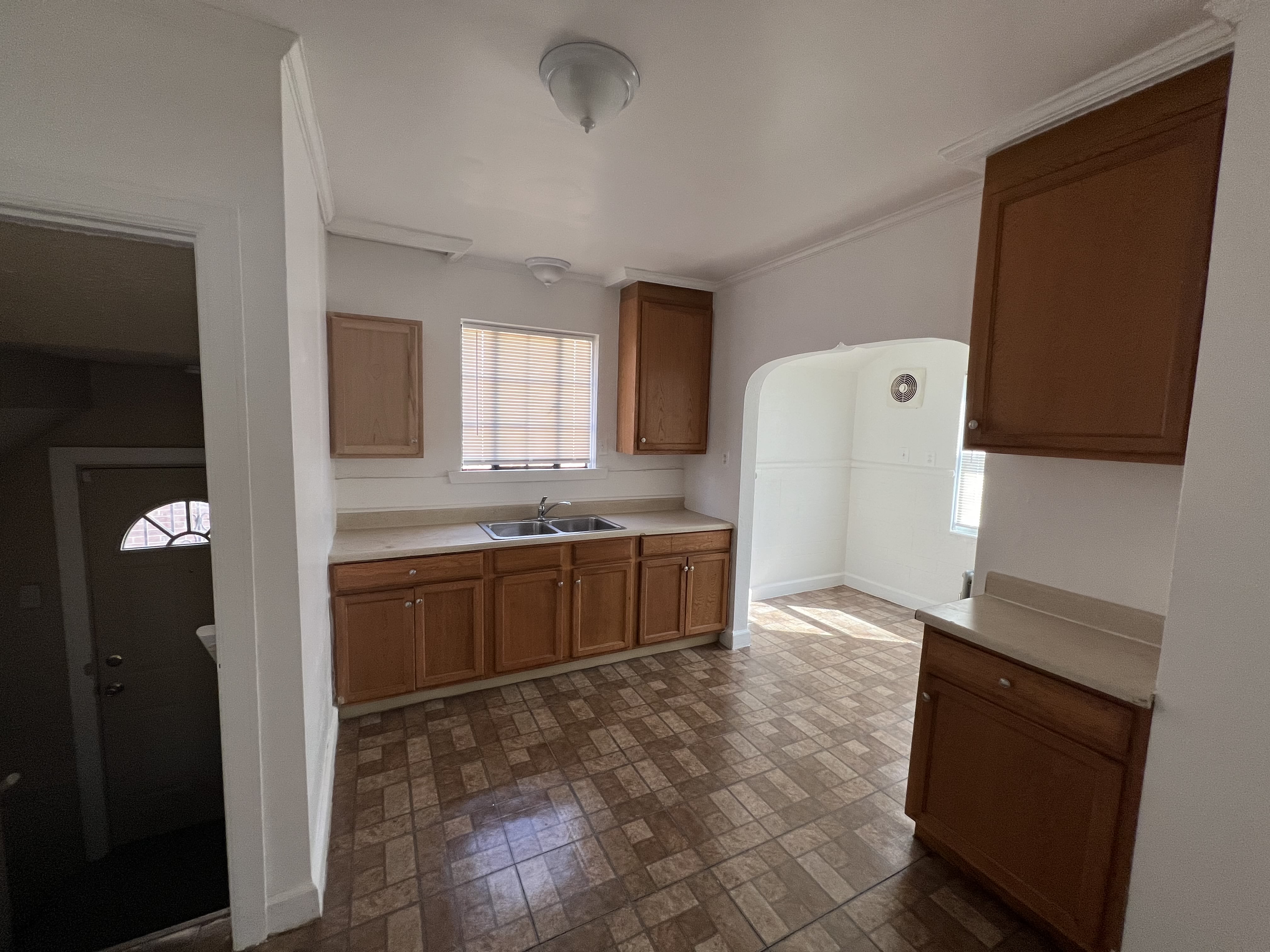 16818 Vaughan St – photo 5