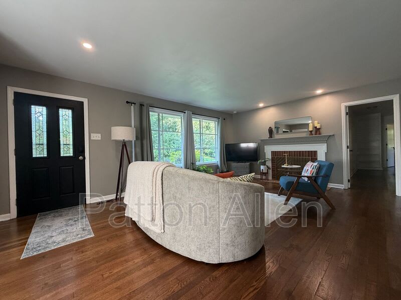 70 Taft Ave – photo 2