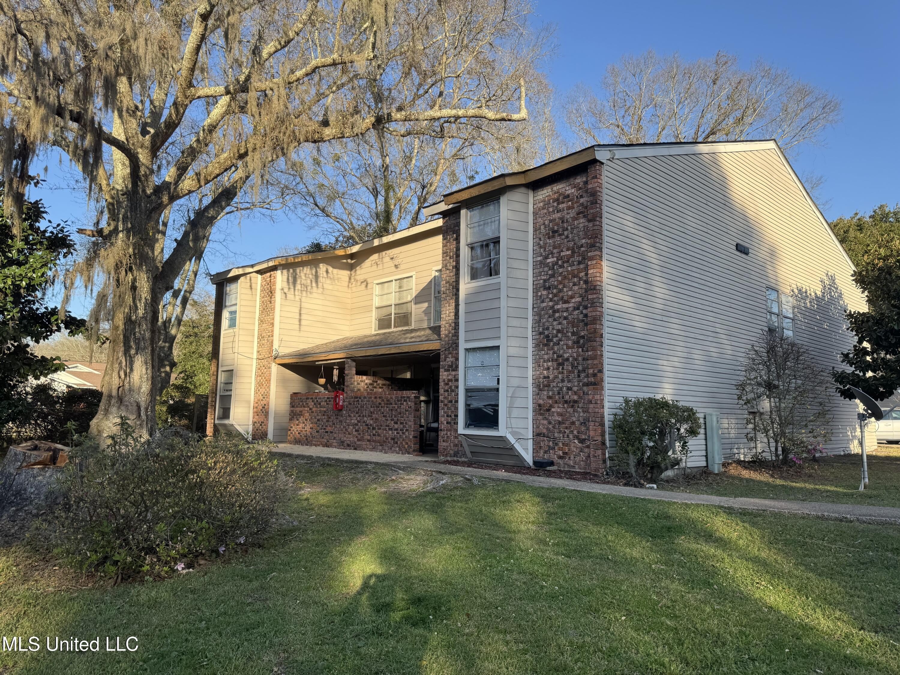2804 Dubarry Drive – photo 1