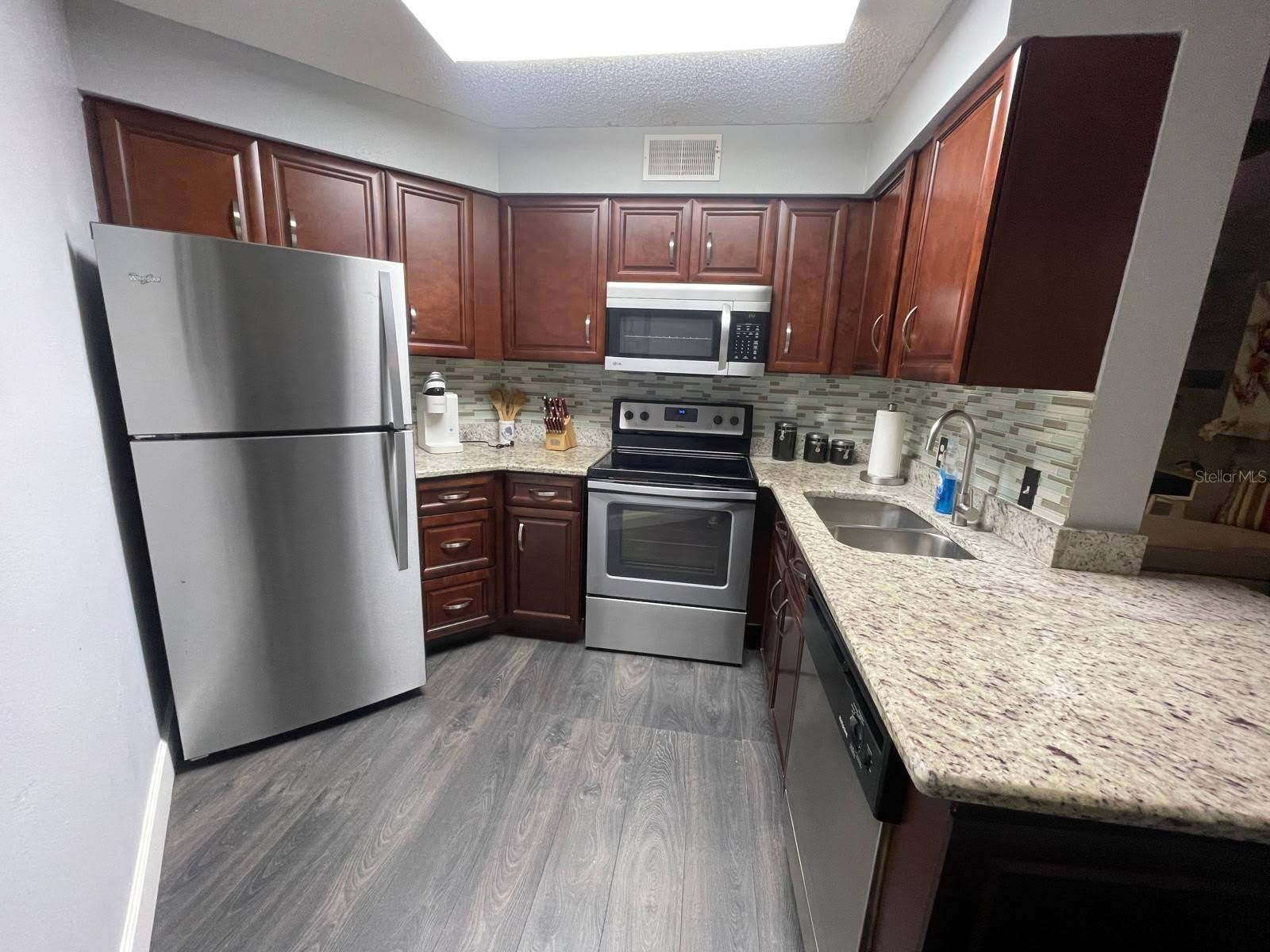 3699 ATRIUM Drive – photo 2