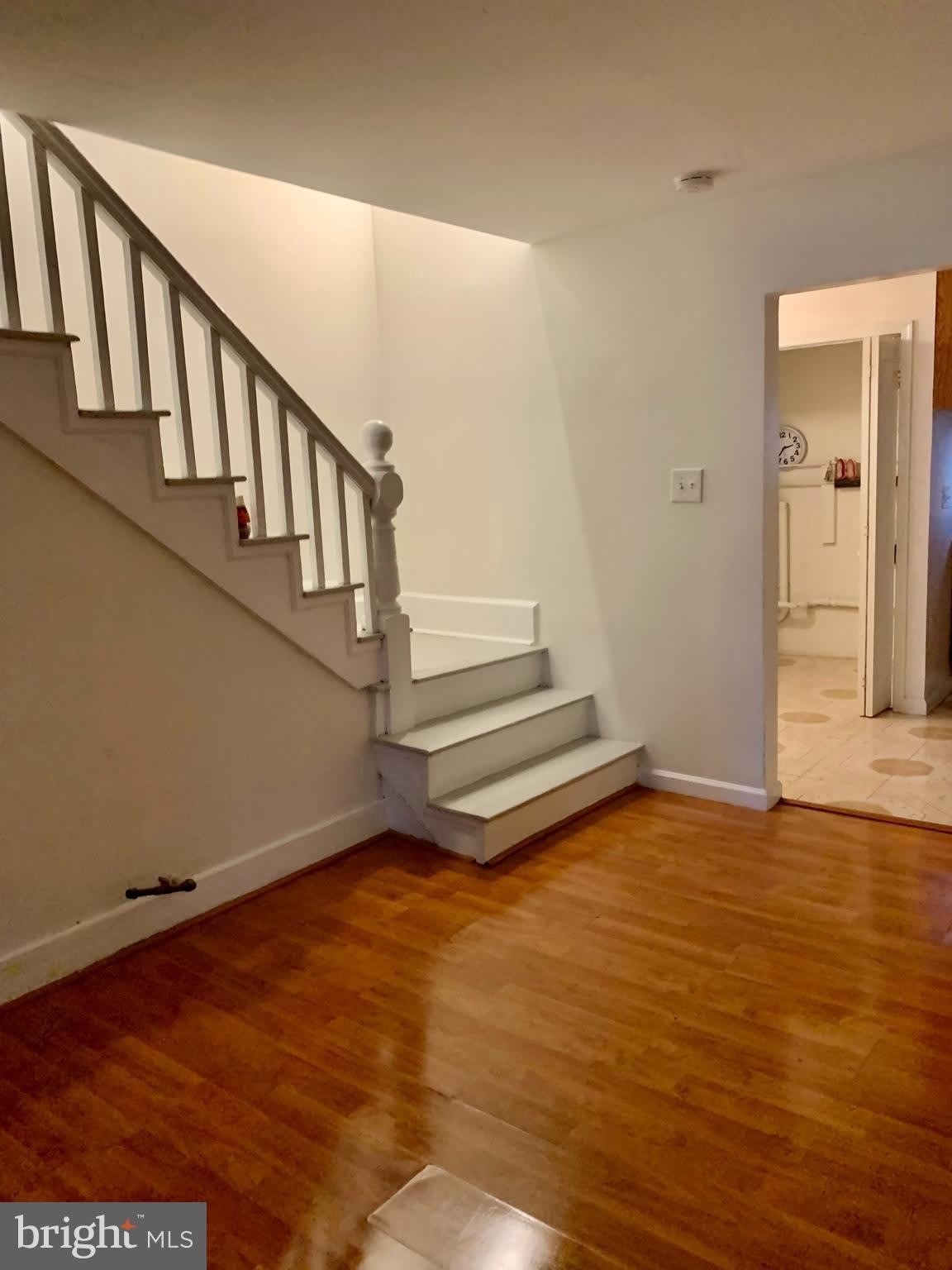 221 BAKER Street – photo 5