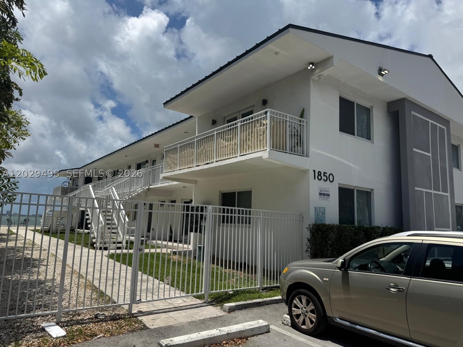 1850 S Treasure Dr – photo 4