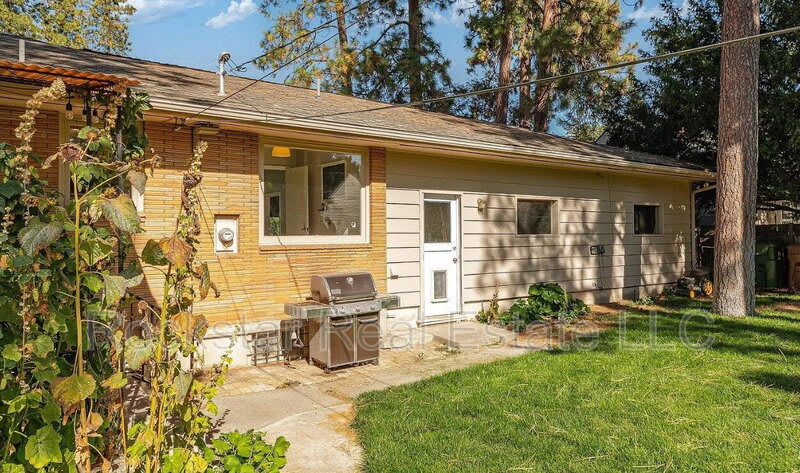1110 E 28th Ave – photo 3