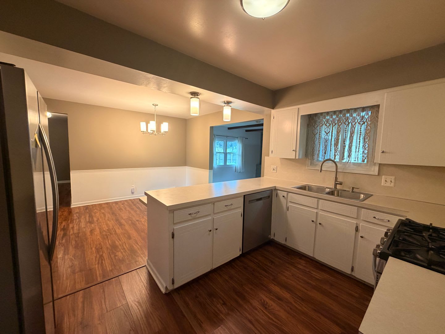 Ranch located in Jenison School District – photo 4