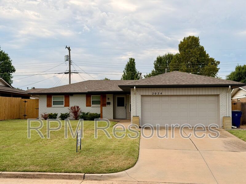 2024 Plymouth Ln – photo 1