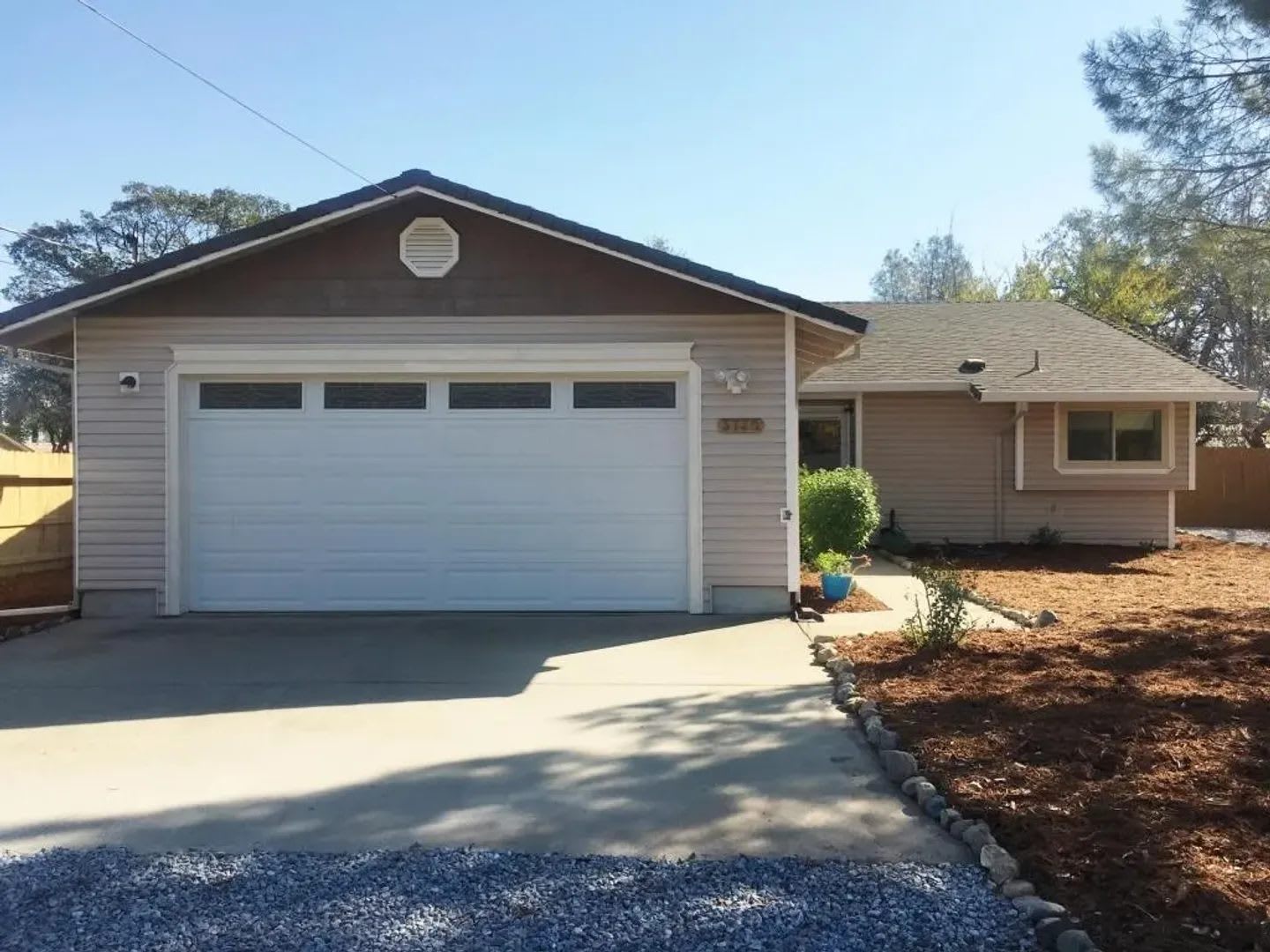 4 Bedroom home in North Redding – photo 1