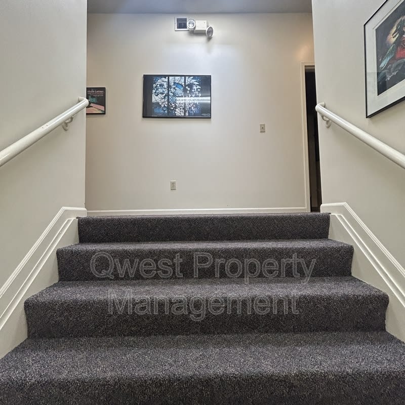 975 Cherry St. SE – photo 3