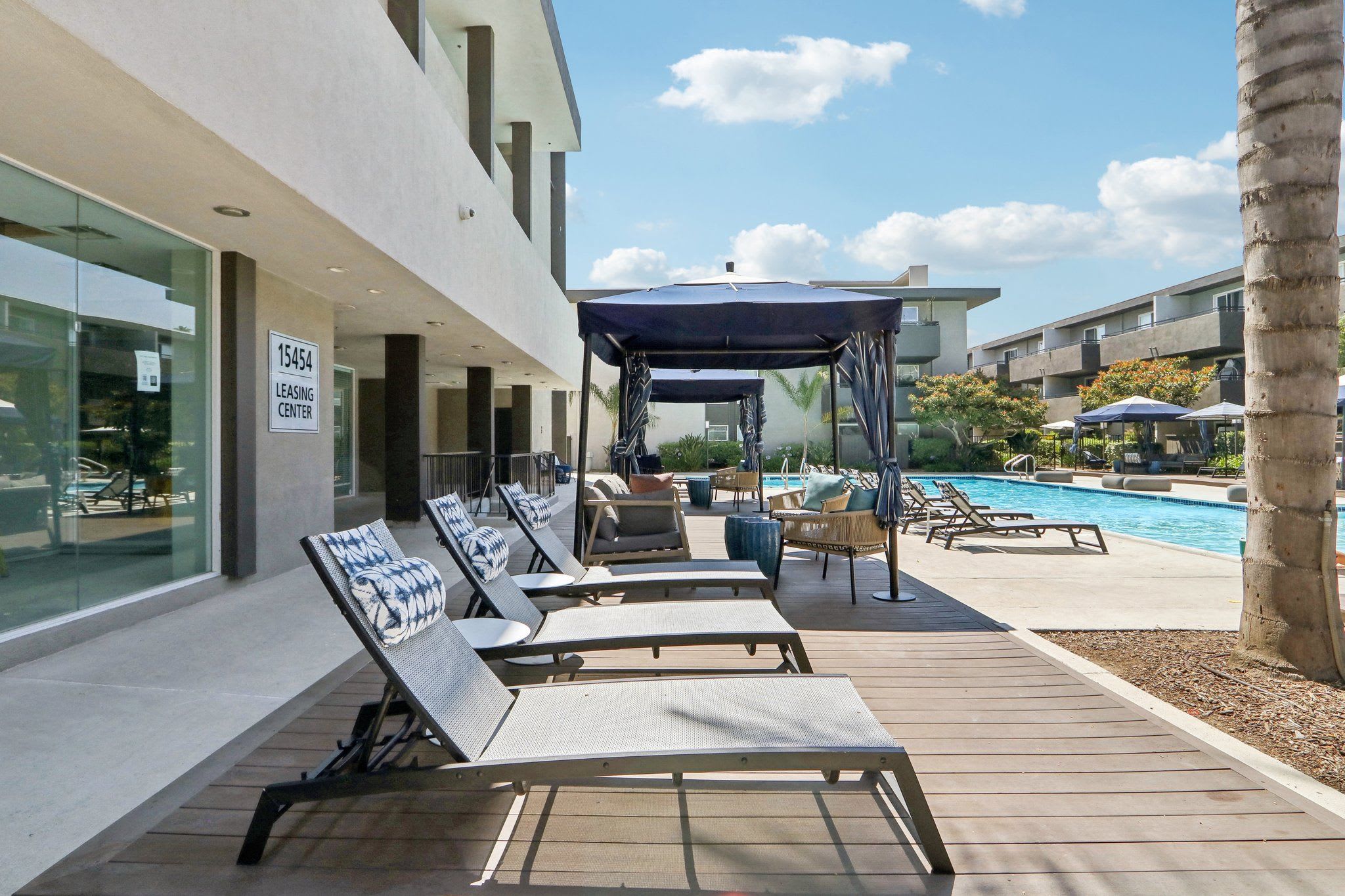 San Regis Apartments – photo 3