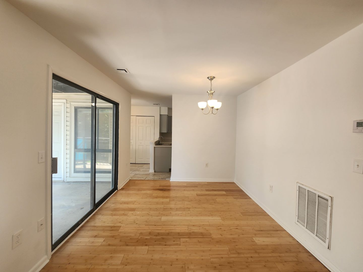 2 Bedroom Condo Near Hickory Grove – photo 3