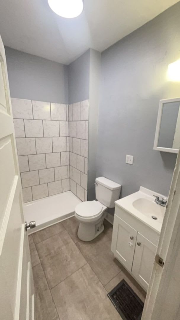 4BR/1BA house- LEASING SPECIAL Move in by 9/15/2026 and receive 50% off of your Deposit. – photo 4