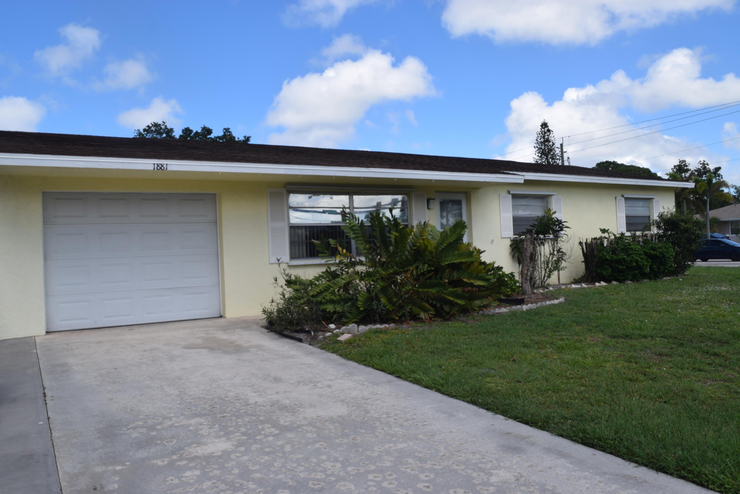 1881 SE Airoso Boulevard – photo 1