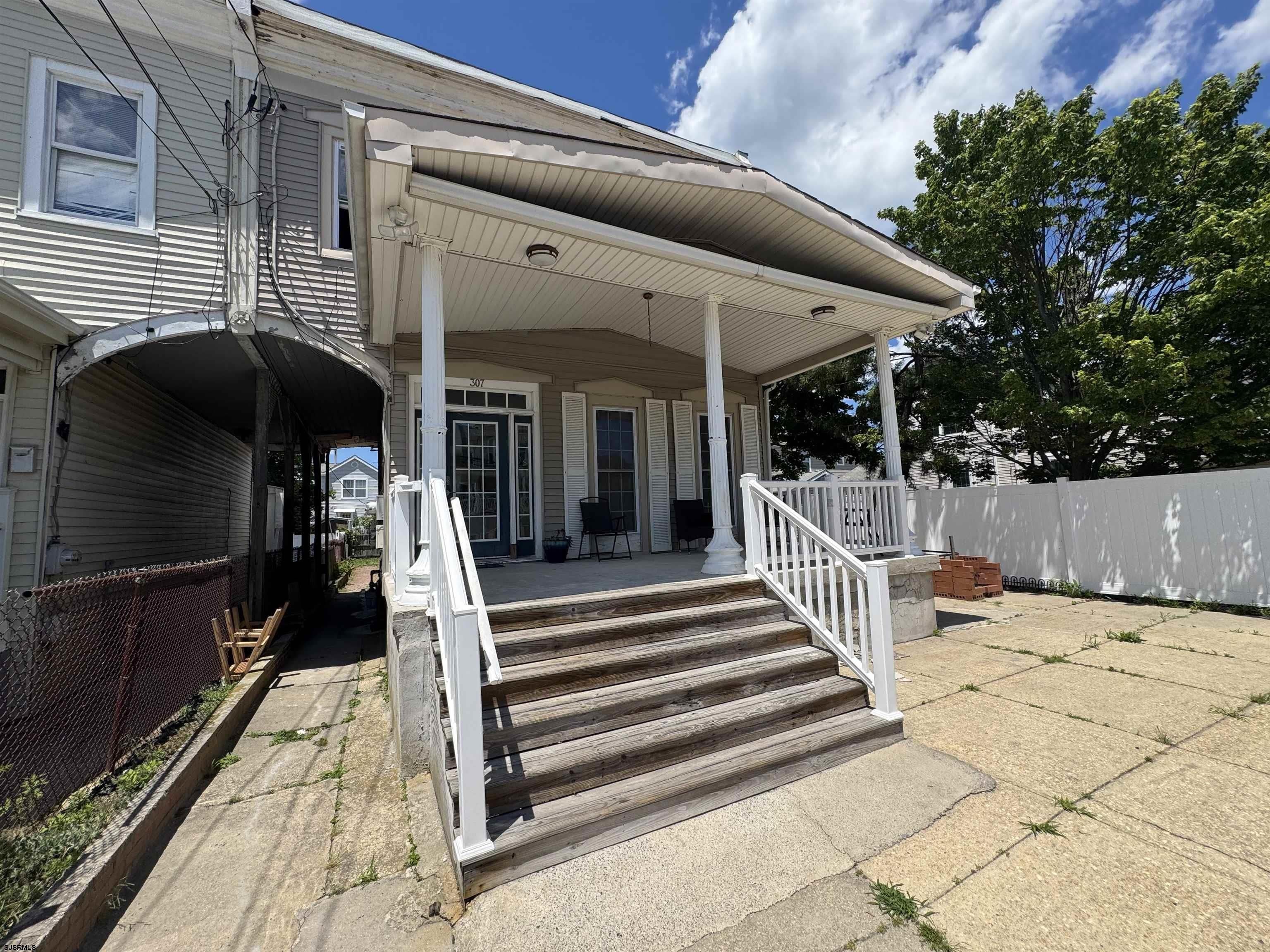 307 Grammercy Pl – photo 3