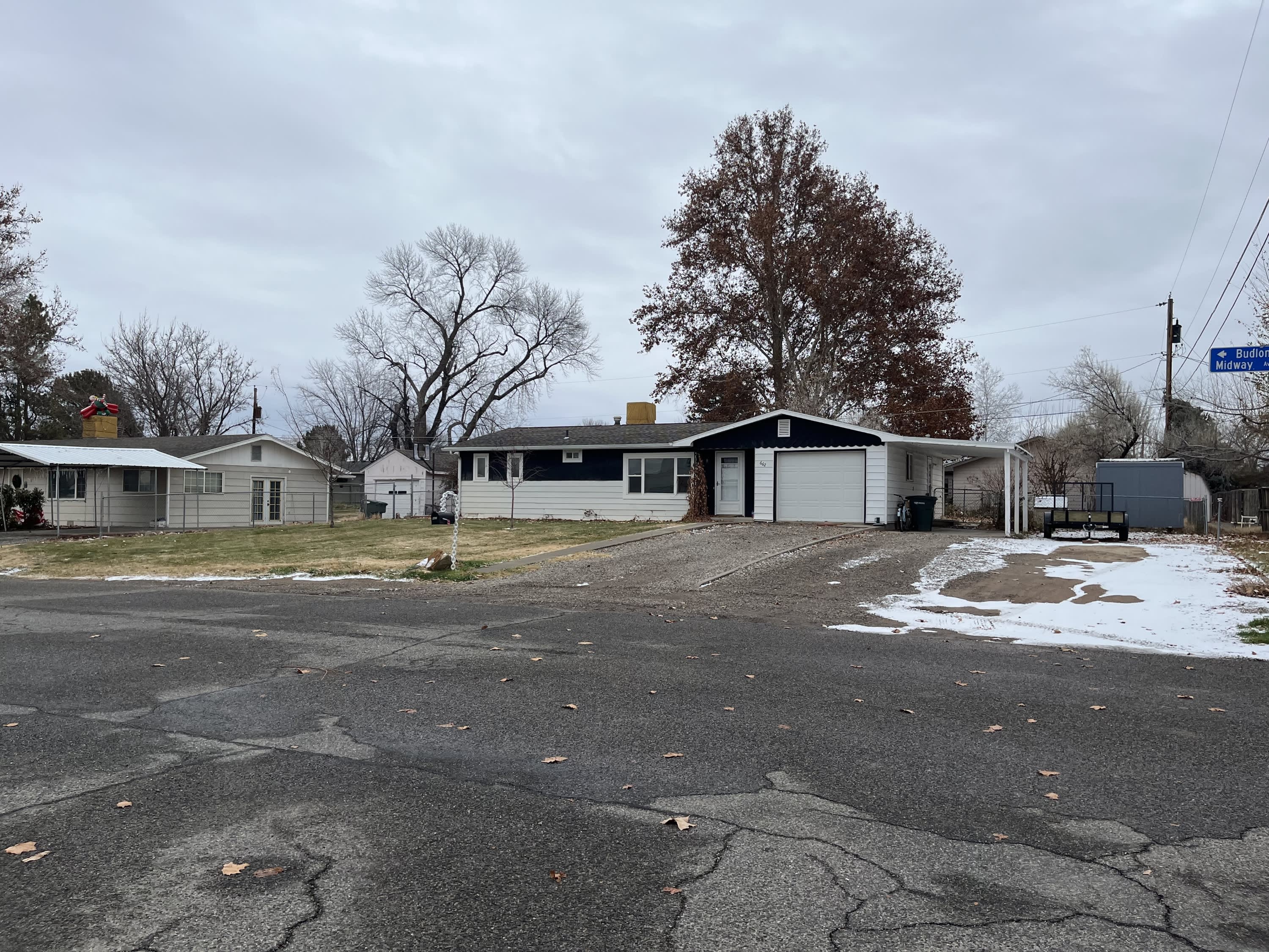 662 Budlong Street – photo 2