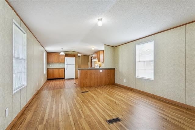 126 ROBERT Street – photo 3