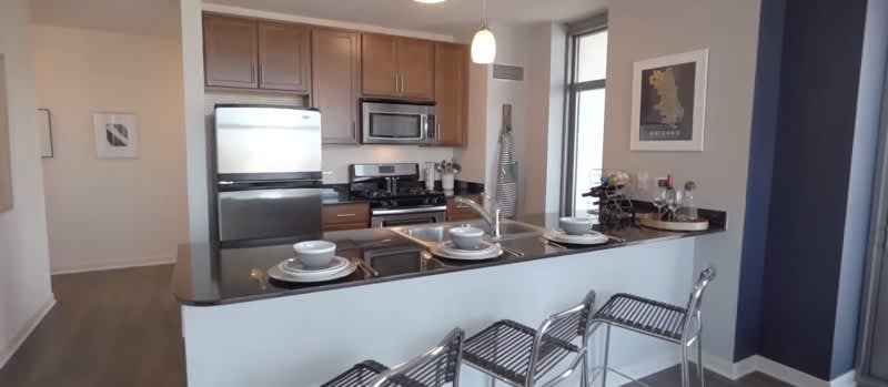 552 W Kinzie St – photo 1
