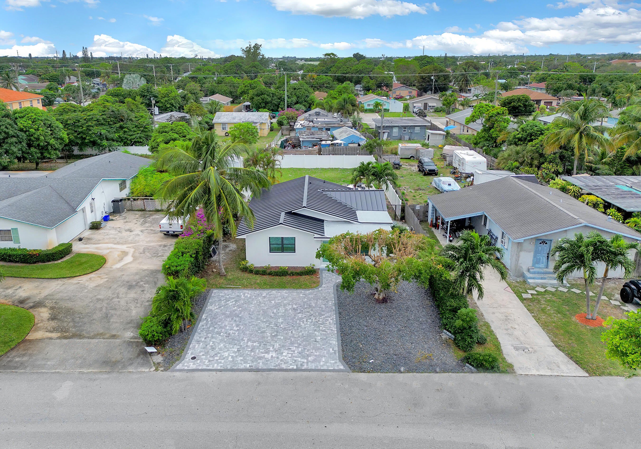 320 NW 3rd Avenue – photo 3