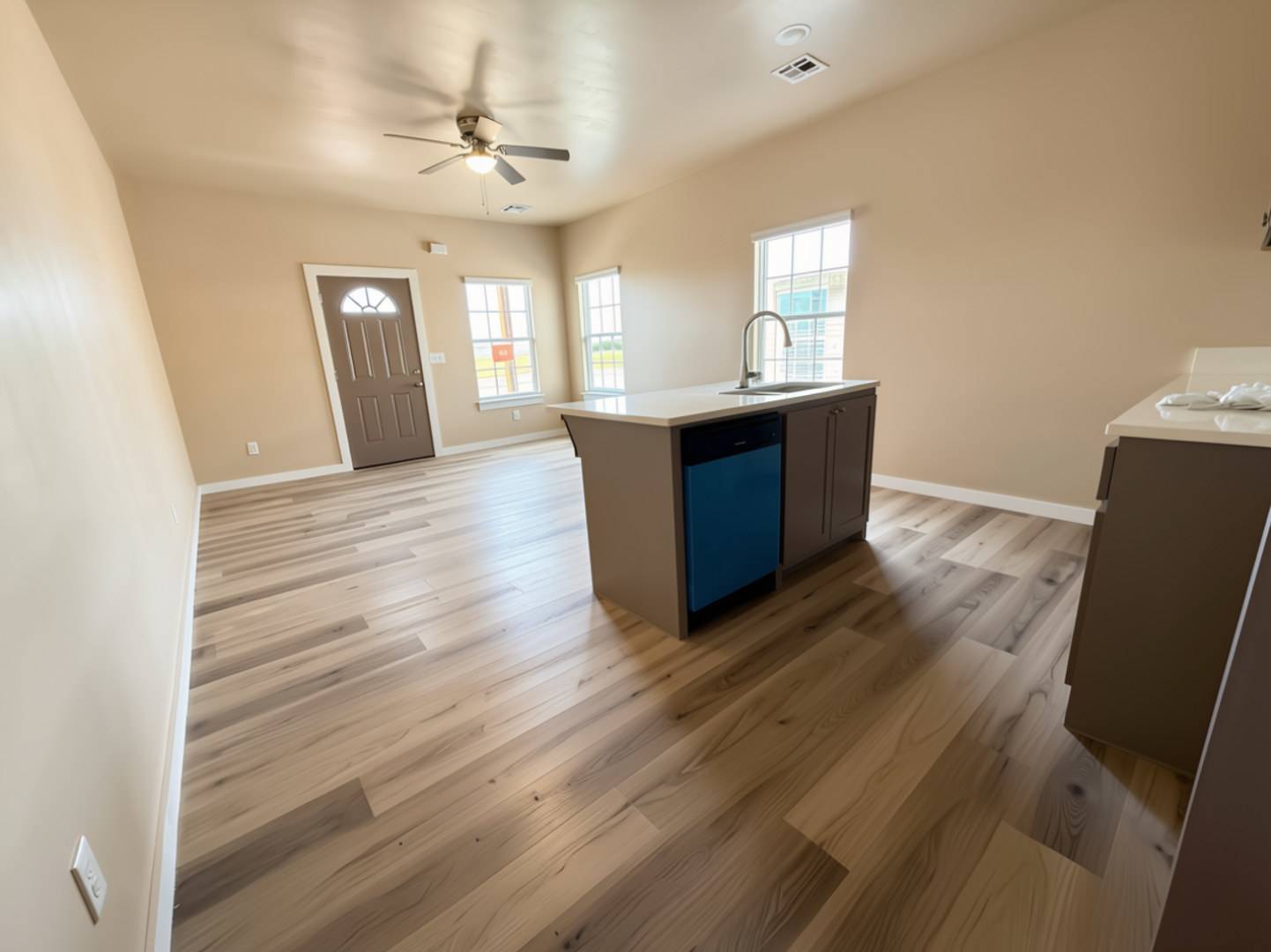 Modern 2-Bedroom Duplex Unit – photo 5
