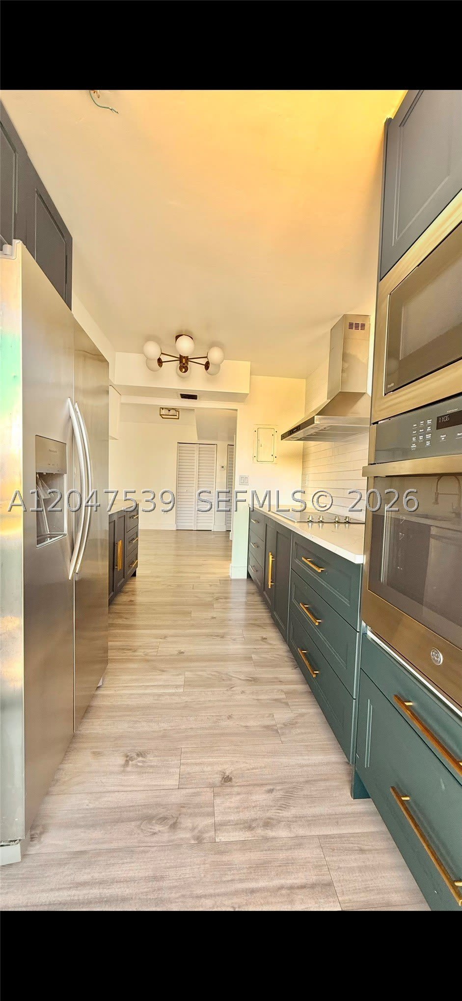 8201 Byron Ave – photo 1