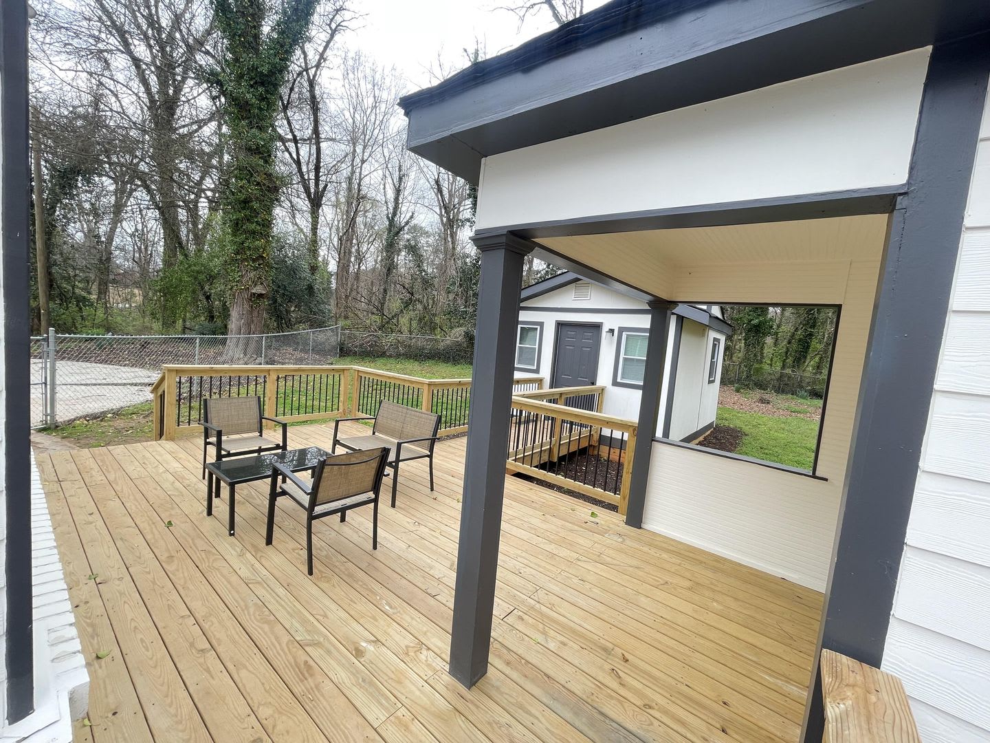 Room in 5 Bedroom Home at Linda Ln SE – photo 2
