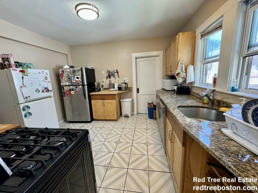 39 Westford St. – photo 3