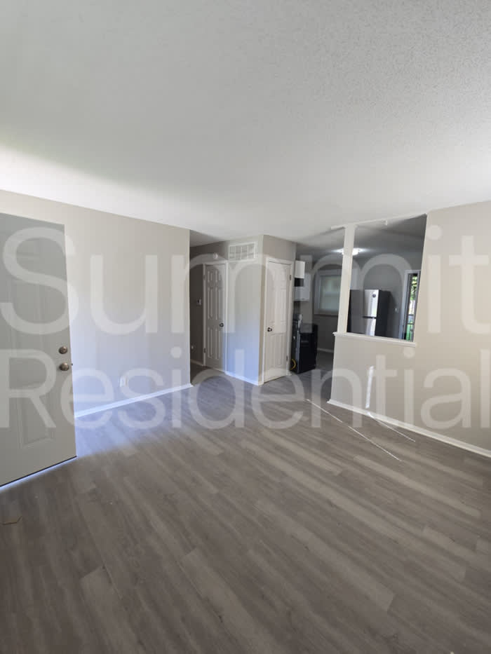 5707 East 40th Street – photo 2