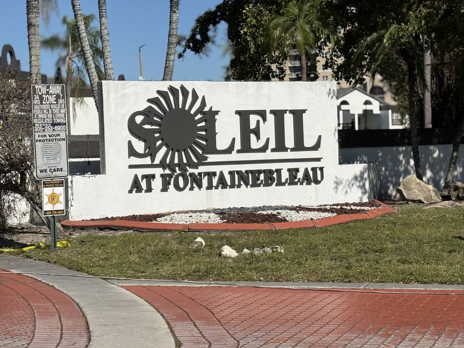 9725 Fontainebleau Boulevard – photo 1