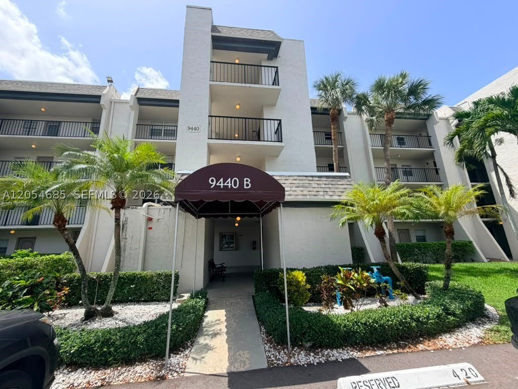 9440 Poinciana Pl – photo 1