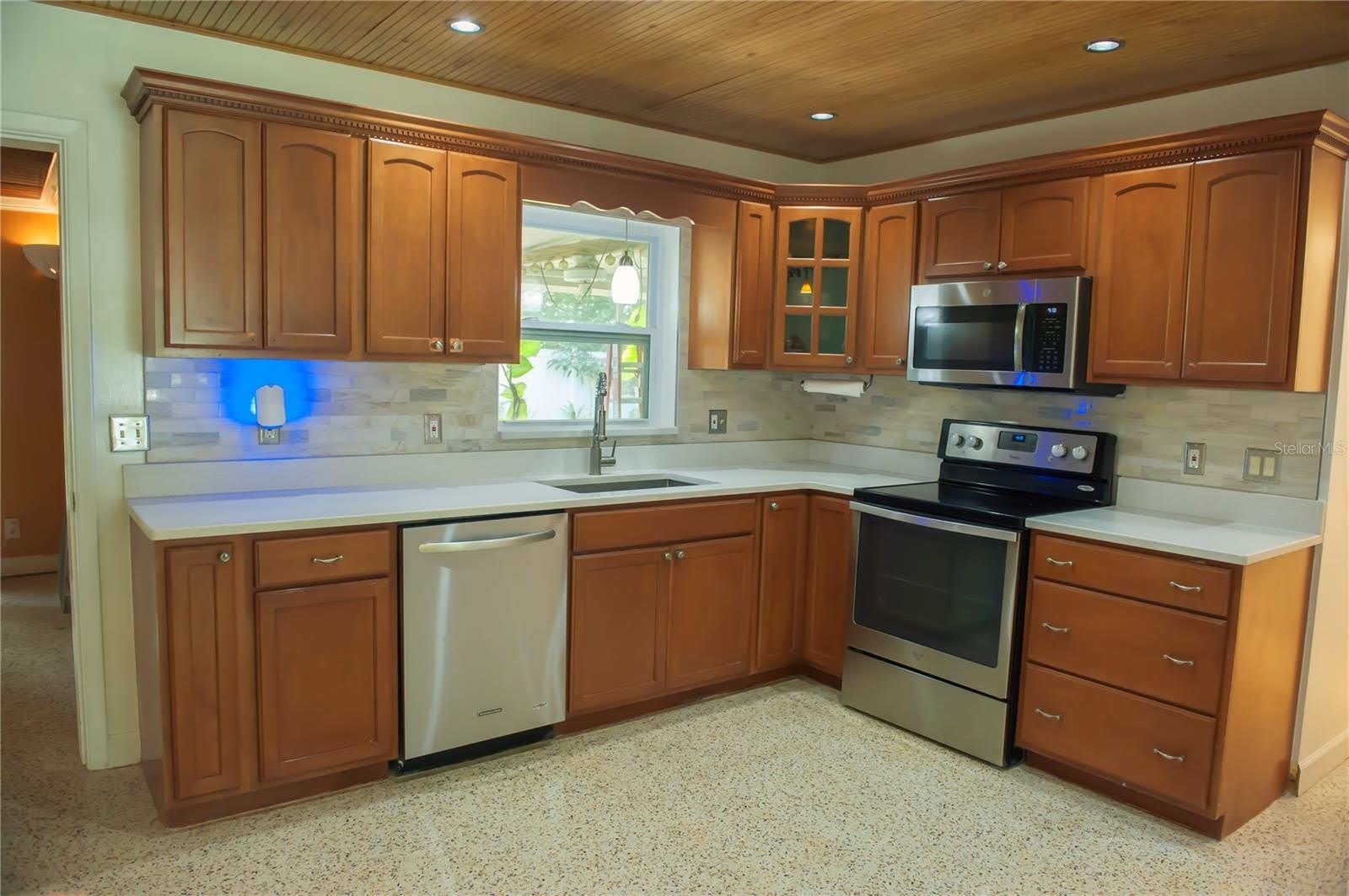 904 Brookside Drive – photo 2