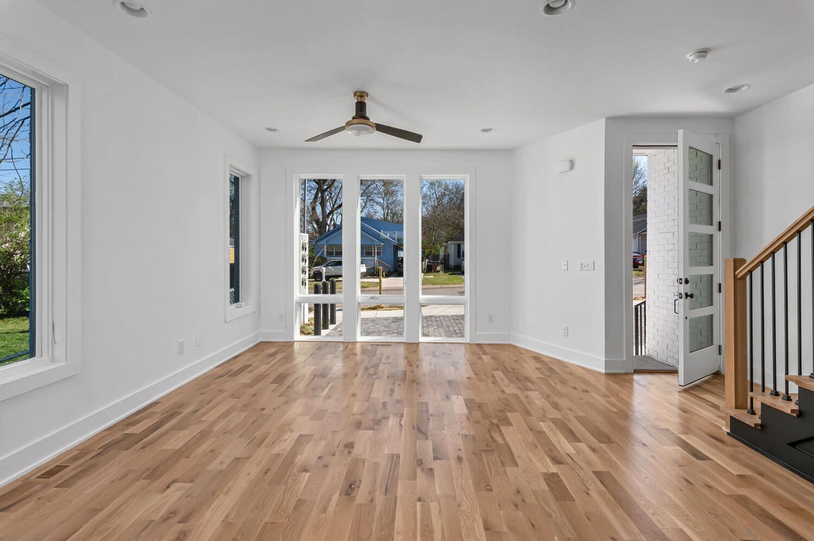 Stunning 4 Bedroom Home W Rooftop Deck Close To Downtown Nashville – photo 5