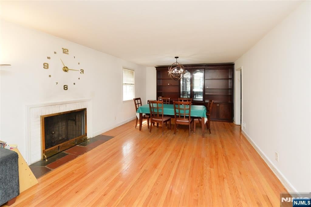 968-972 Byron Avenue – photo 3